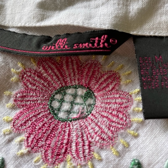 Willi Smith White Linen Embroidered Long Sleeve Top with Peacocks  size Medium - Picture 9 of 9